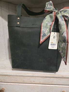 Portland Leather Montana Tote In Evergreen Color